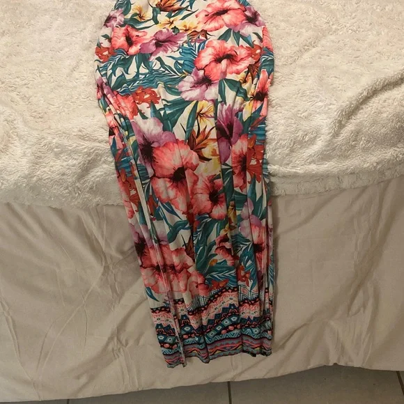 Charlotte Russe Multicolor Floral Maxi Dress with matching Sandals - Picture 3 of 9